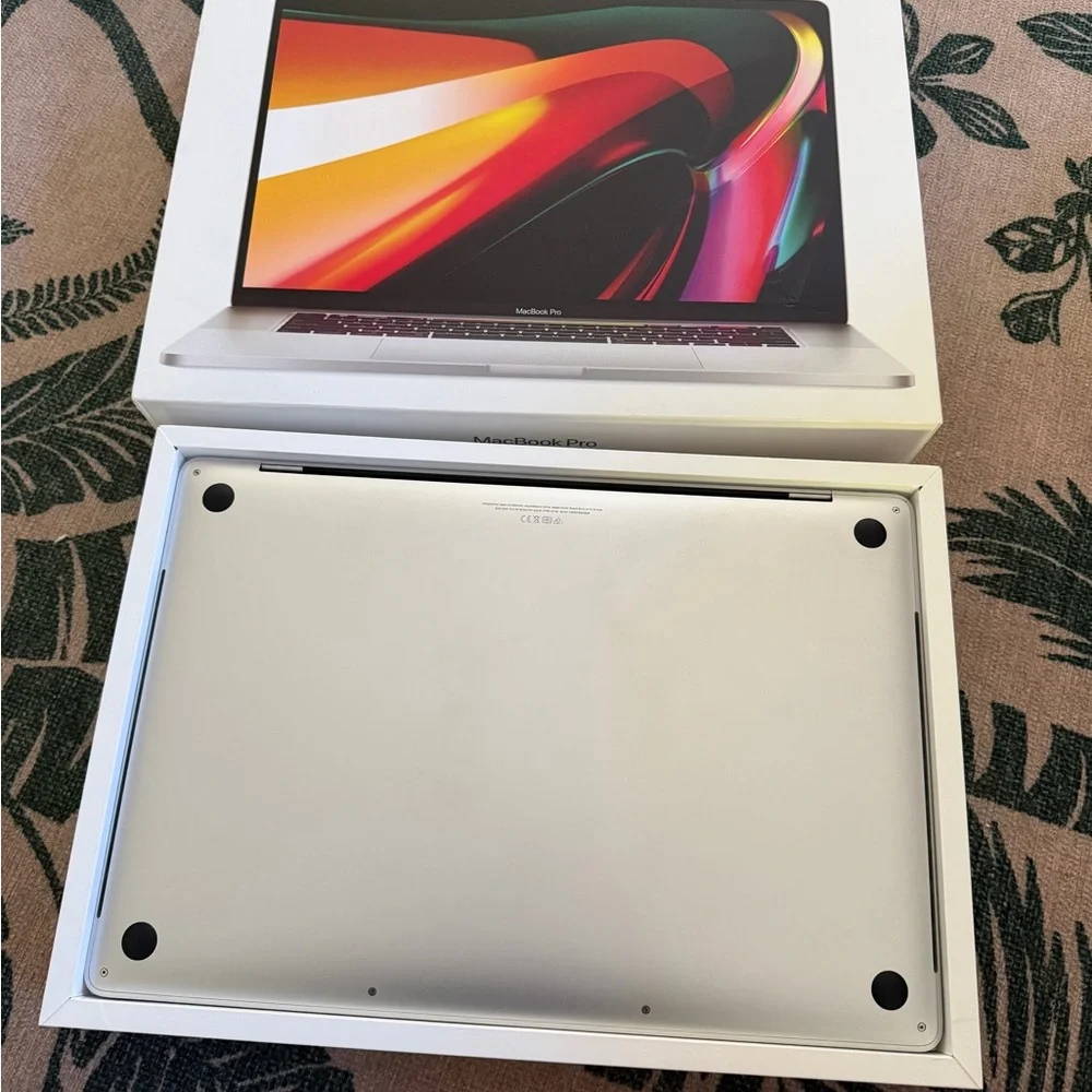 MacBook Pro 16’ (2019)